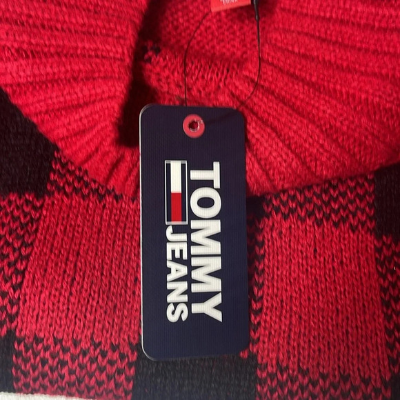 TOMMY HILFIGER
Check Raglan Sleeve Sweater Sz XL(Color Scarlet & Black) NWT - Picture 14 of 16